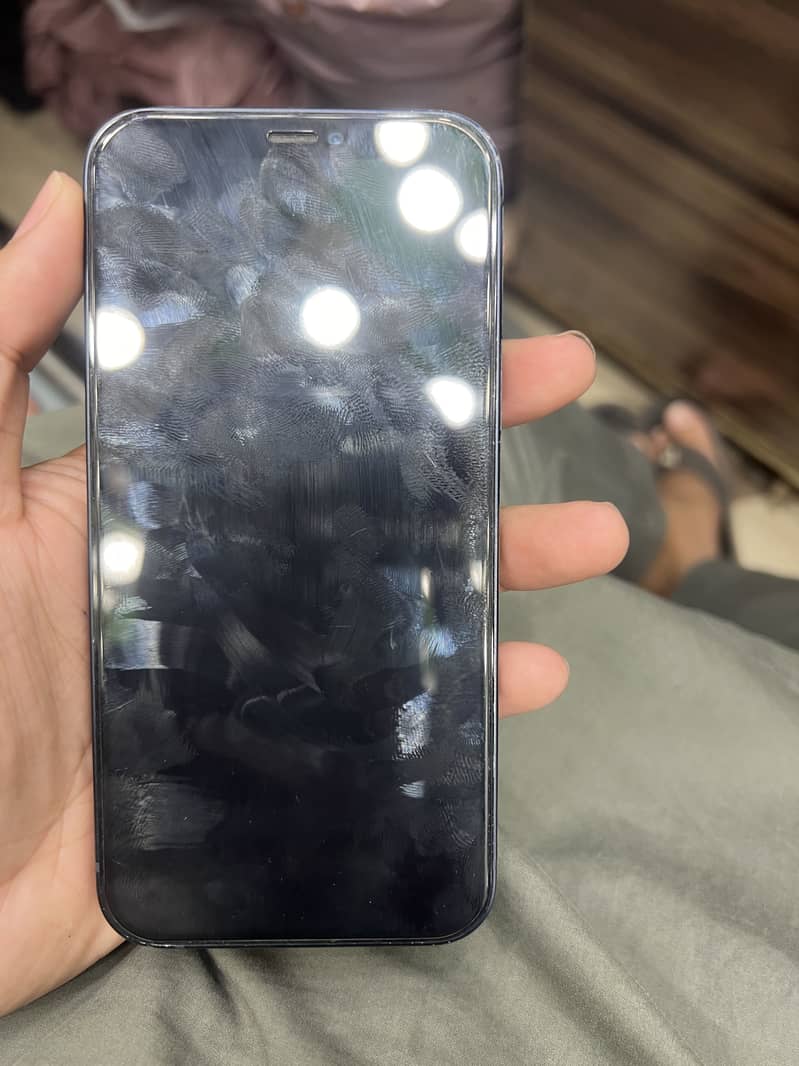 Apple iPhone 12 3
