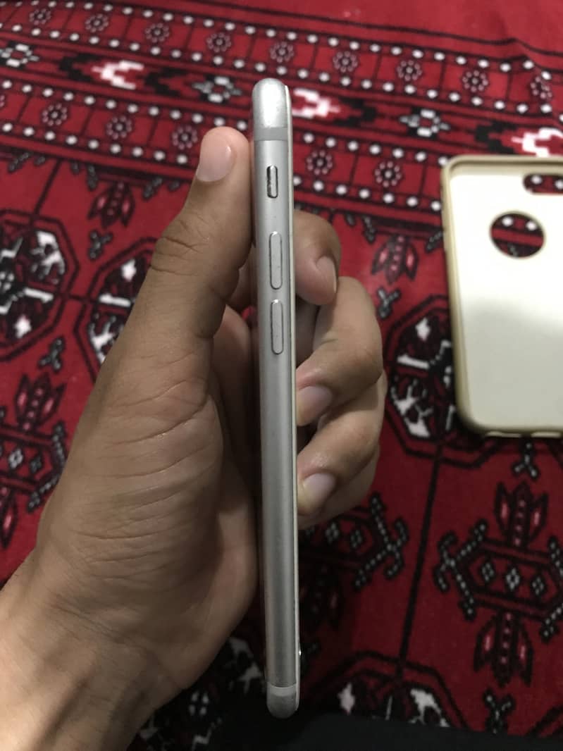 Apple iPhone 7 1