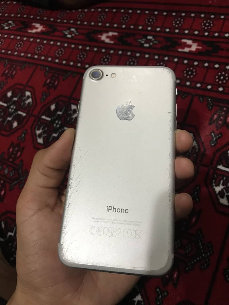 Apple iPhone 7 3