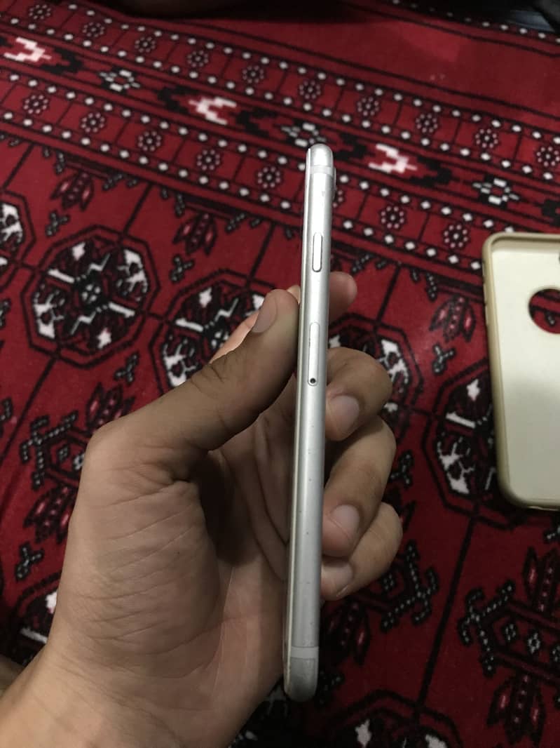 Apple iPhone 7 4