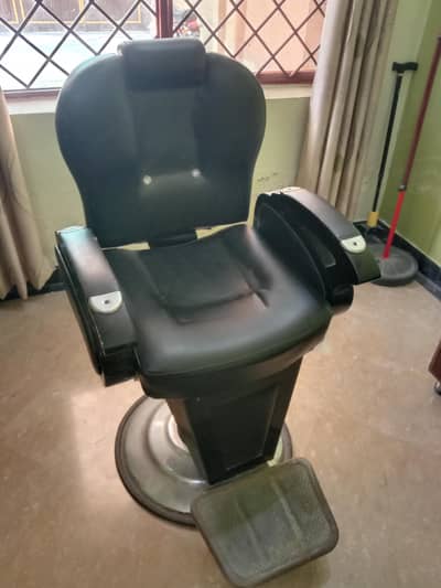 Saloon / Beauty parlor chair for sale