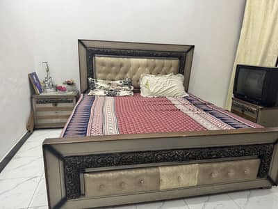 Bed & side tables