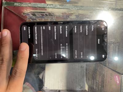 iPhone 16e in Excellent condition ( non pta jv)