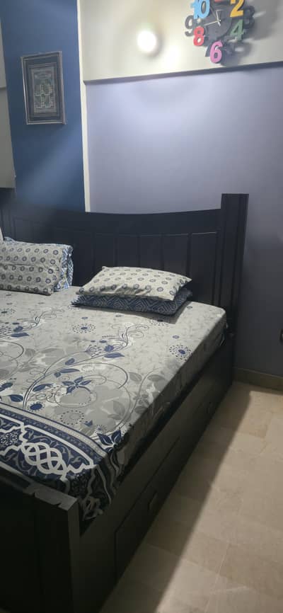 King size bed