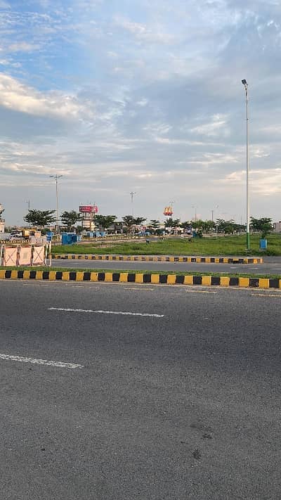 5 Kanal Facing Macdonald Phase 7 Investor price