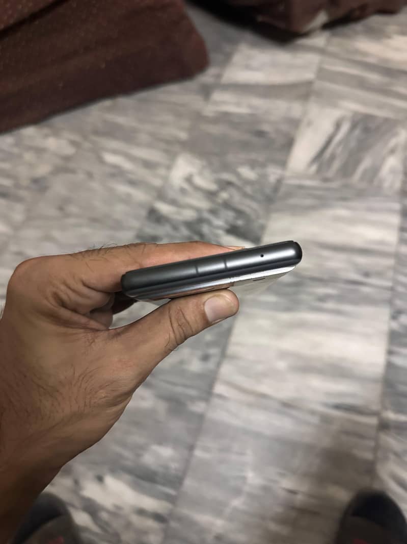 Google Pixel 7a 5