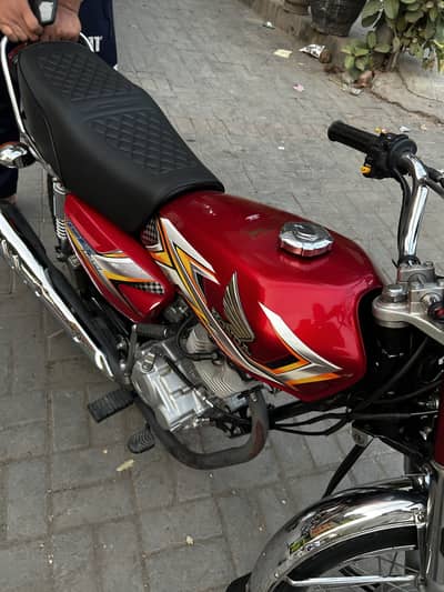 Honda 125 whatsapp number 03124428428 contact onle on WhatsApp