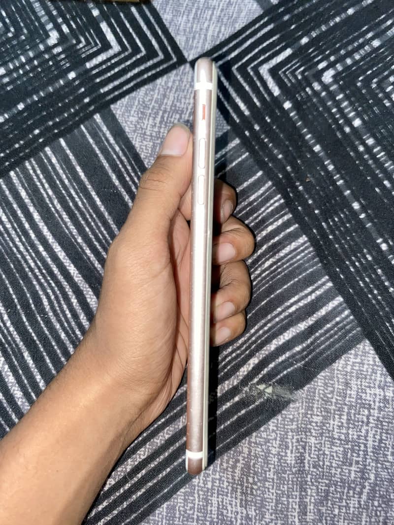 Apple iPhone 7 Plus 5