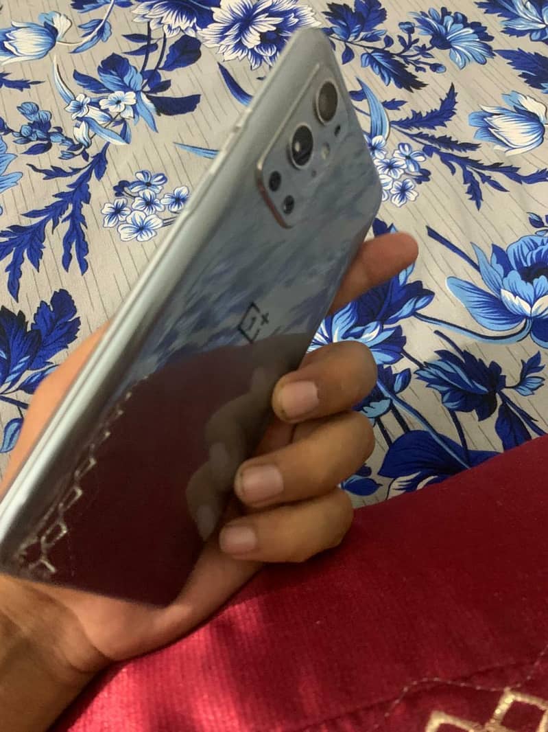 One Plus 9 Pro 6
