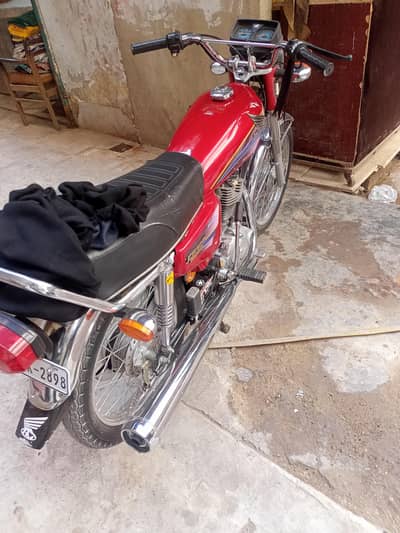 1st owner bike ha saman sb new installed h atlas ka engine solid hai