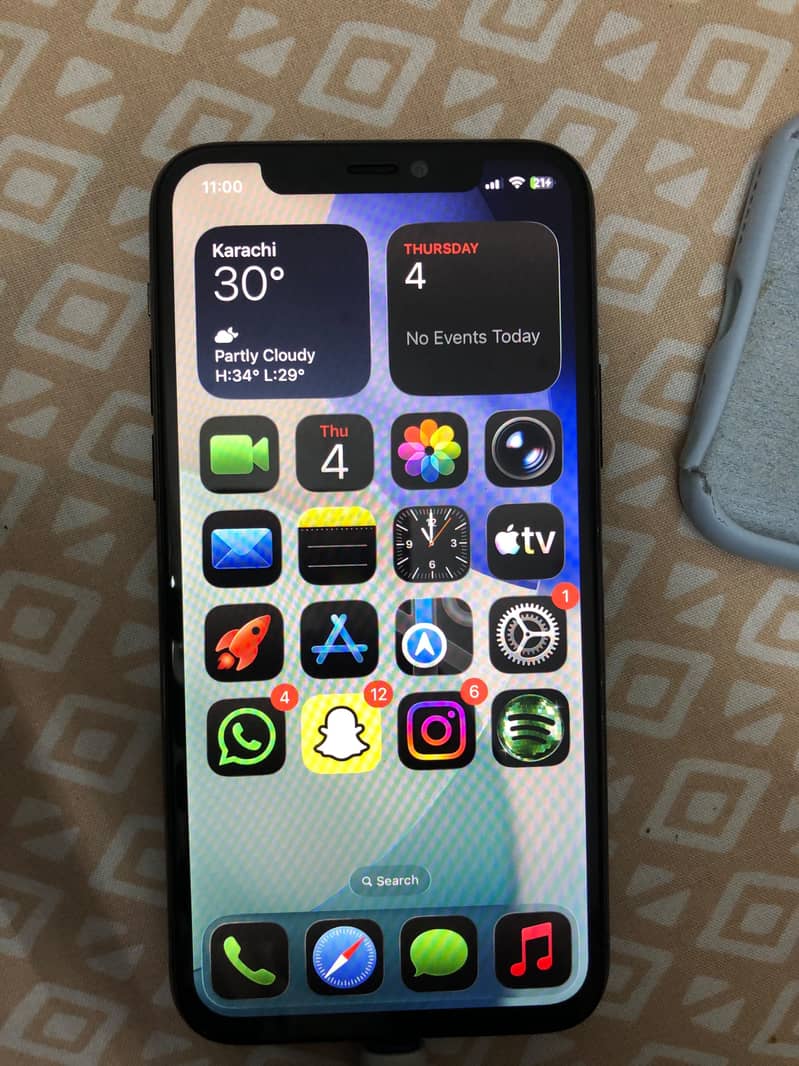 iPhone 11 pro 4