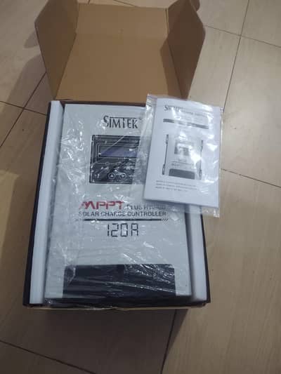 Simtek 120 A MPPT Solar Charger