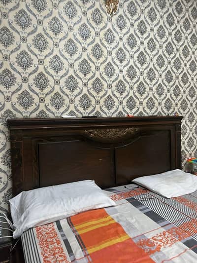 orignal lasani wood bedroom set without mattress