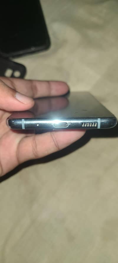 Samsung s20+ official pta approved hai 8/128 hai all ok bas condition