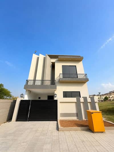5.5 Marla Corner Brand New House for Sale! Prime location! Bahria town