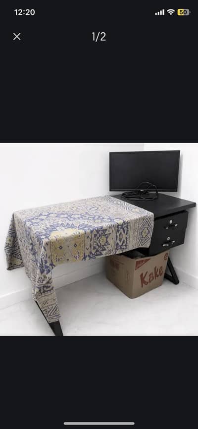 Hydraulic Workstation Table