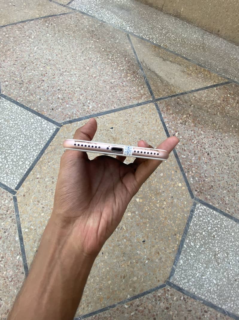 Apple iPhone 7 Plus 4