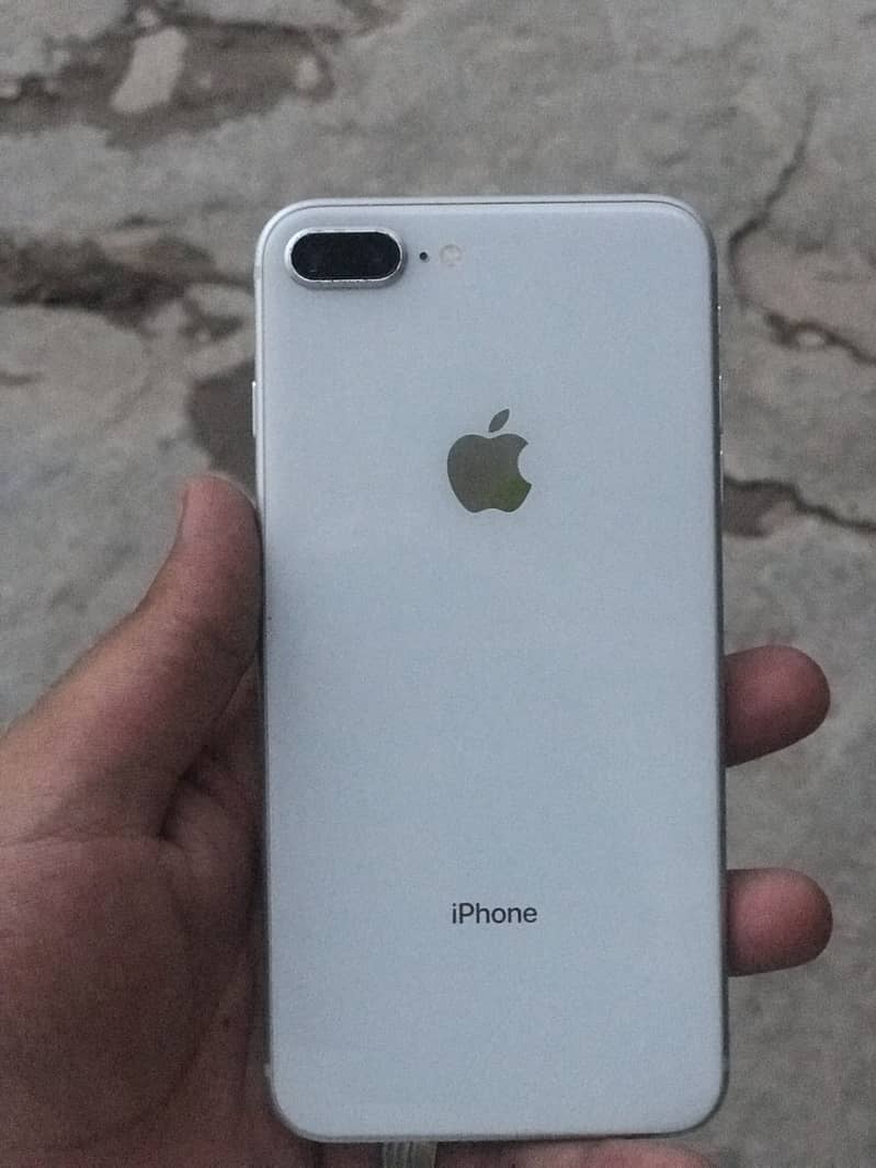 Apple iPhone 8 Plus 1
