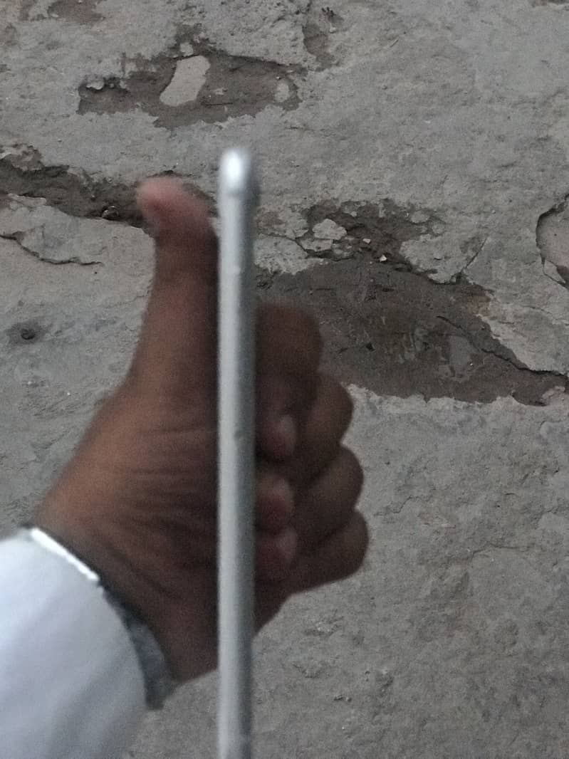 Apple iPhone 8 Plus 4