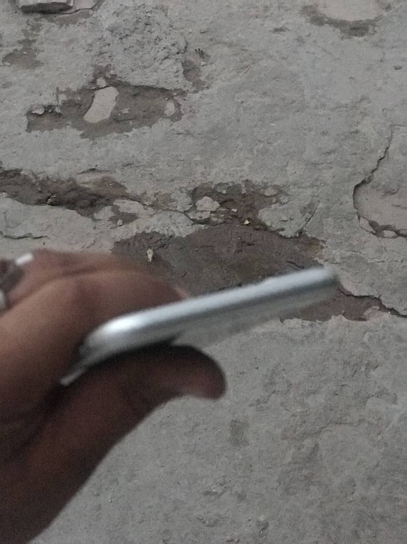 Apple iPhone 8 Plus 5