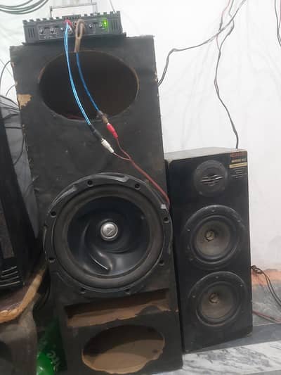 amplifier heavy duty with 12 inches woofer or kenwood mixer