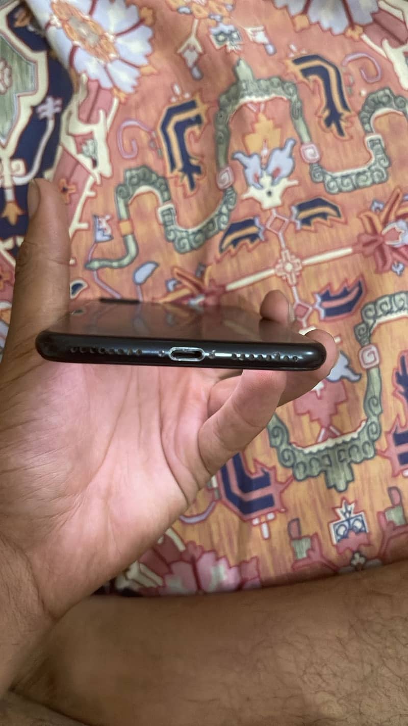 Apple iPhone 7 Plus 1