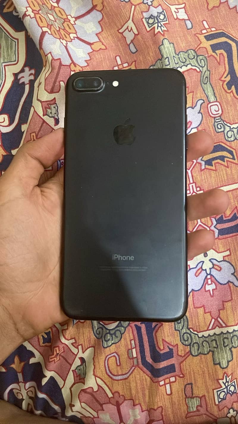 Apple iPhone 7 Plus 2