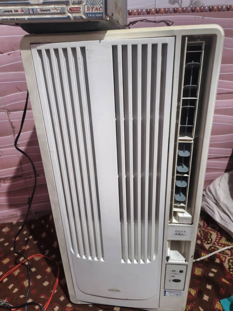 window AC 9