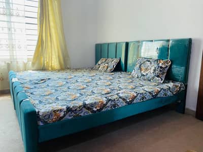 Luxury furniture set for sale in excellent condition.