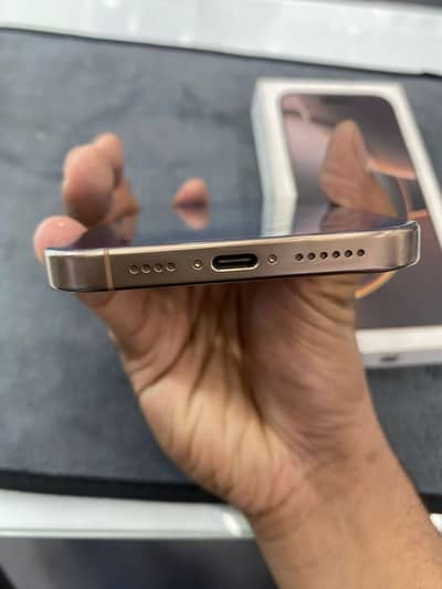 Apple iPhone 16 Pro Max