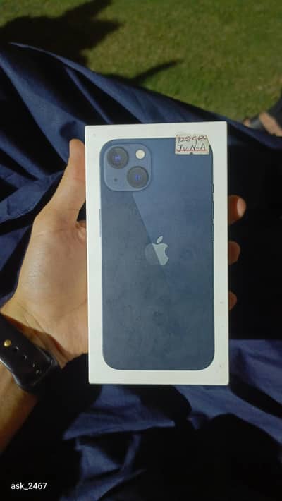 Apple iPhone 13