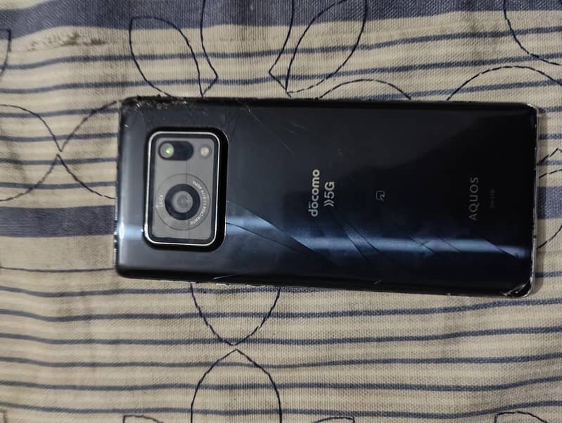 sharp aquos r6 2