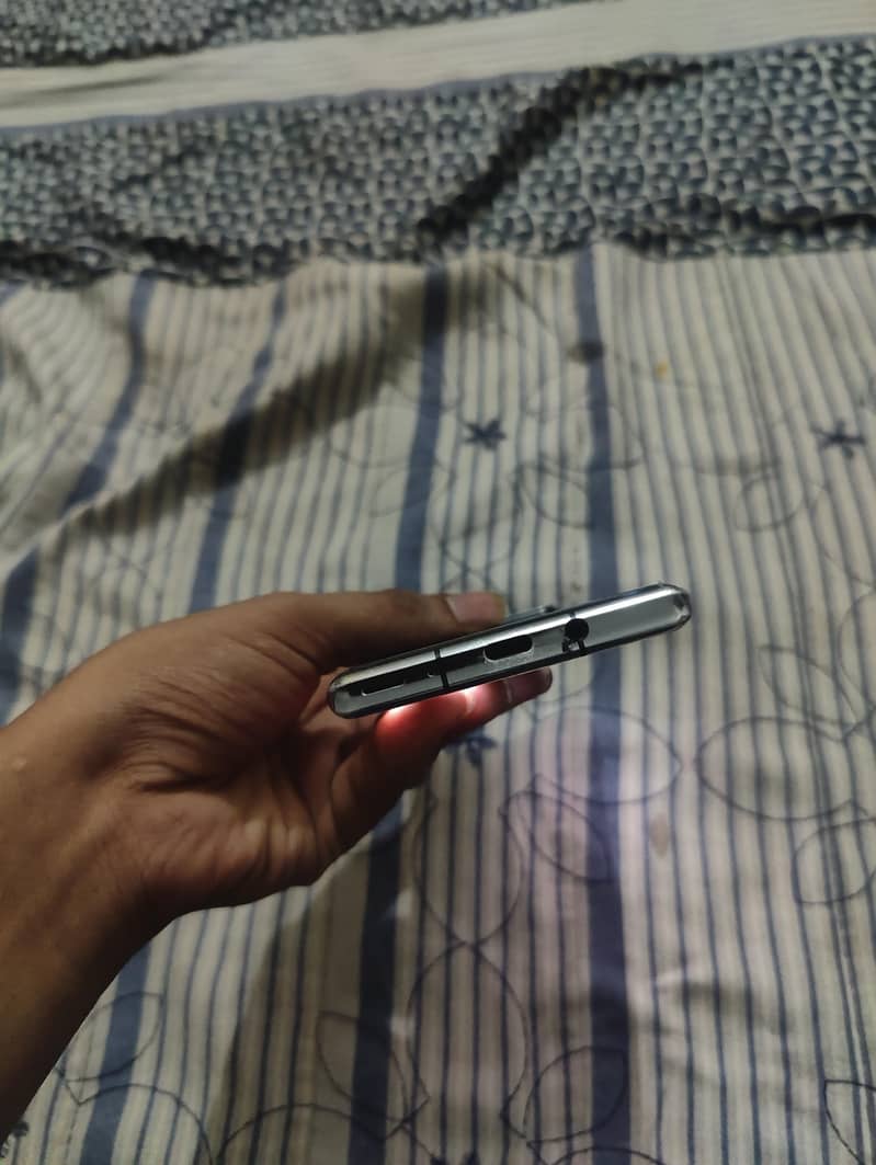 sharp aquos r6 3