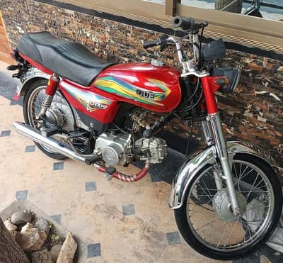 unique 70 cc 2022 model in excellent condition. . .