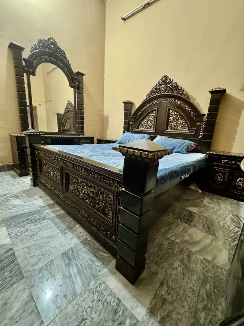 King size bed 1