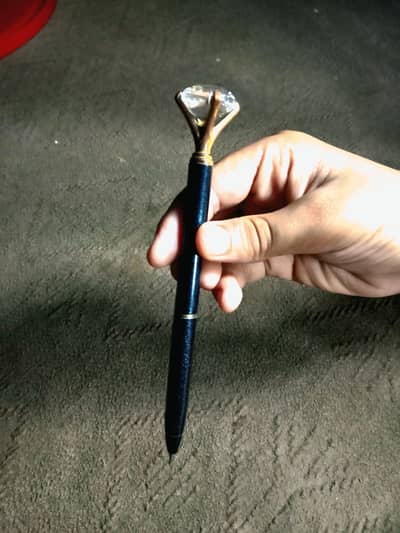 Diamond Top Gift Pen - Luxury Pen - Brand New`