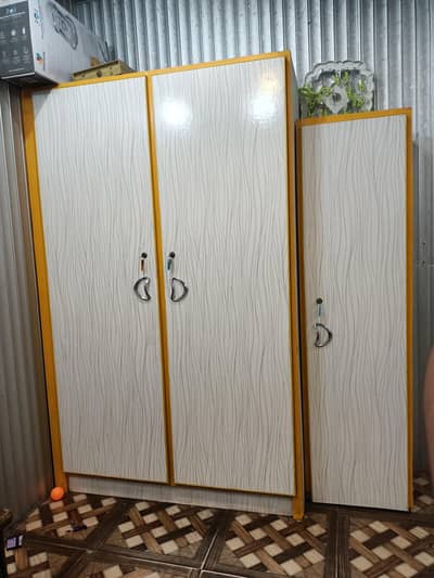 3 door wardrobes