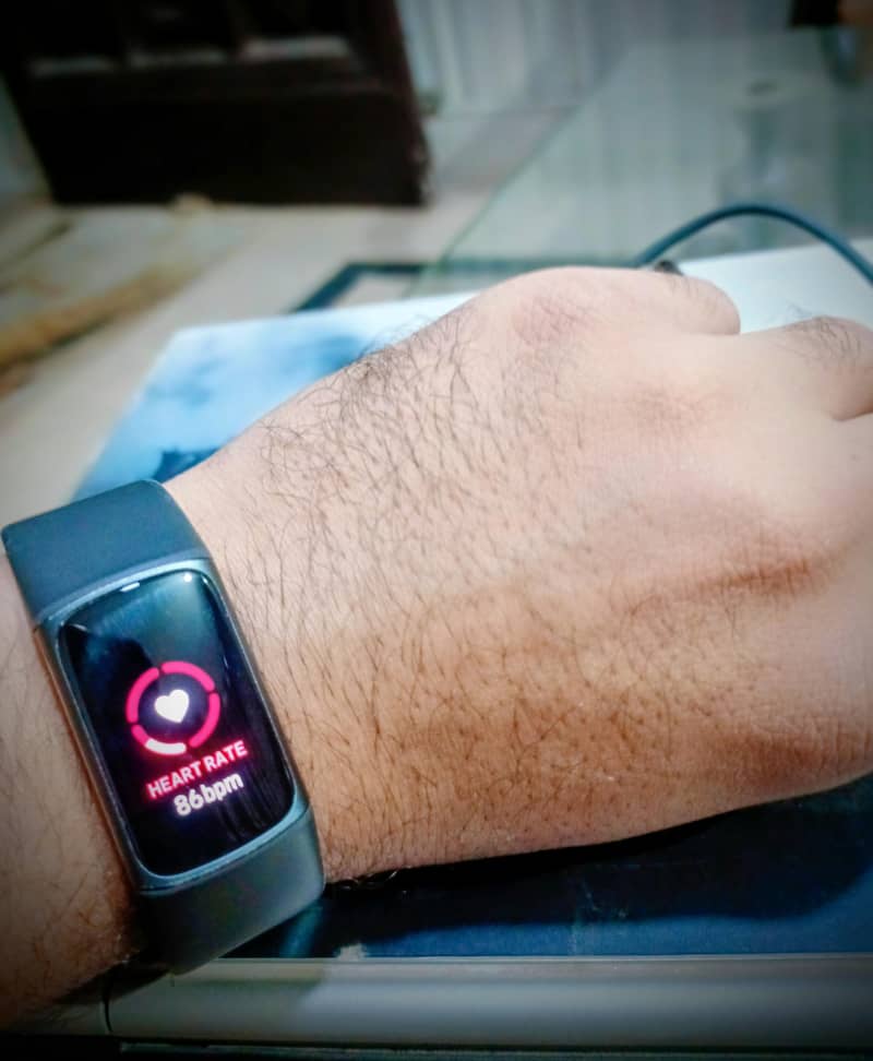 Fitbit charge 5 4