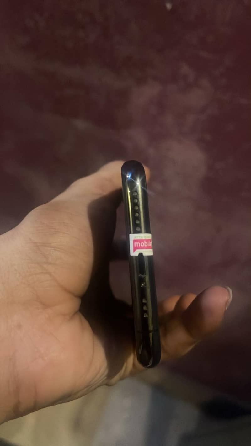 Apple iPhone 11 Pro 3