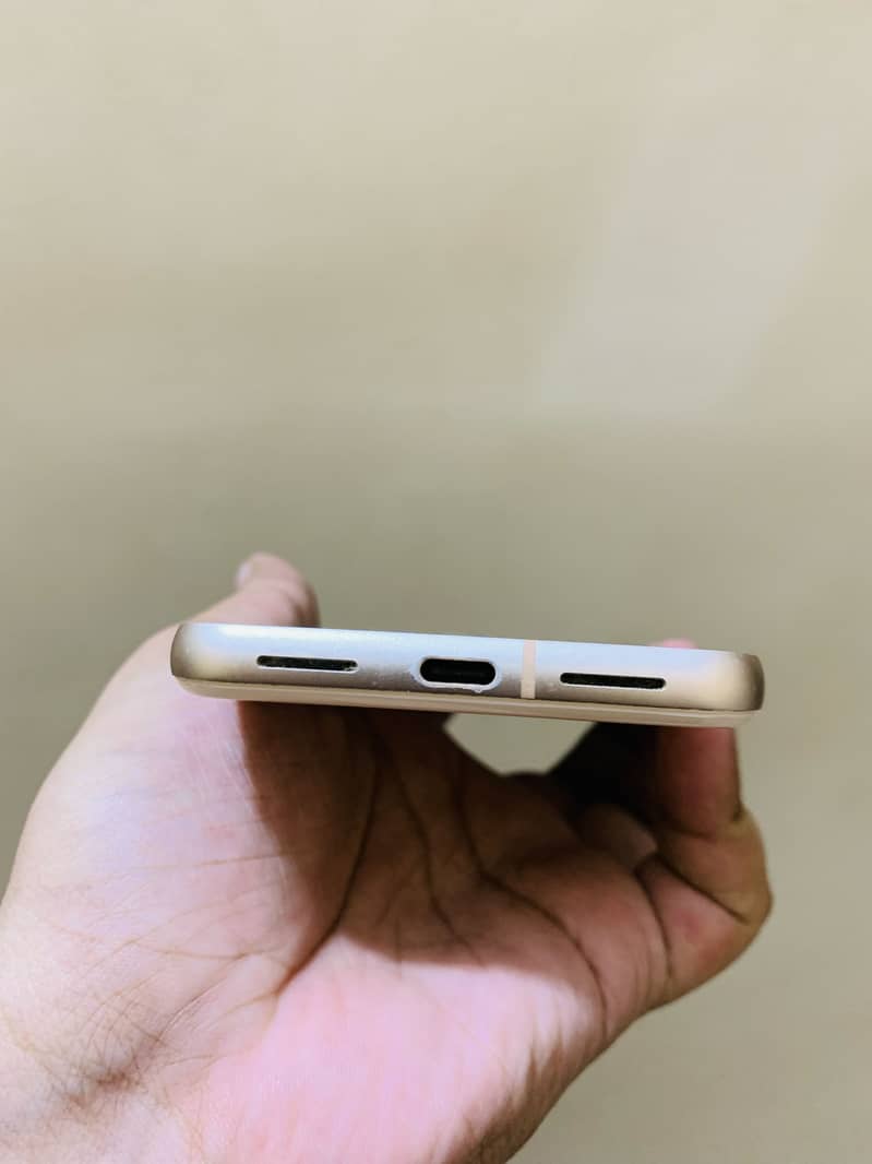 Google Pixel 8 5