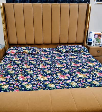 Luxury Modern Bed Set with Elegant Side Tables & Stylish Front Accent