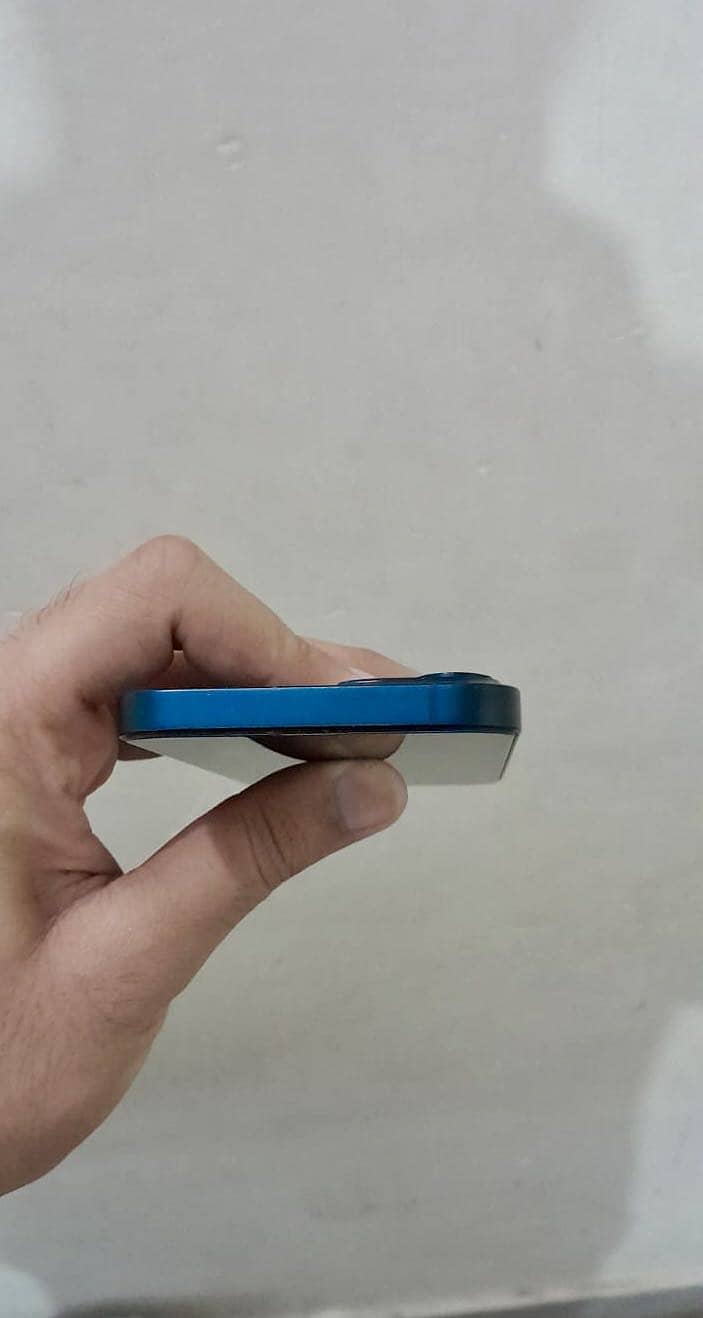 Apple iPhone 13 1