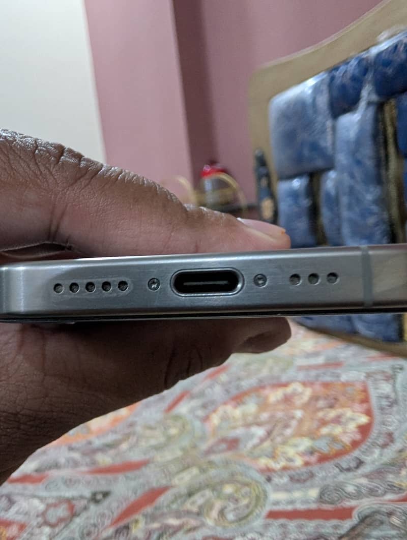 Apple iPhone 15 Pro 1