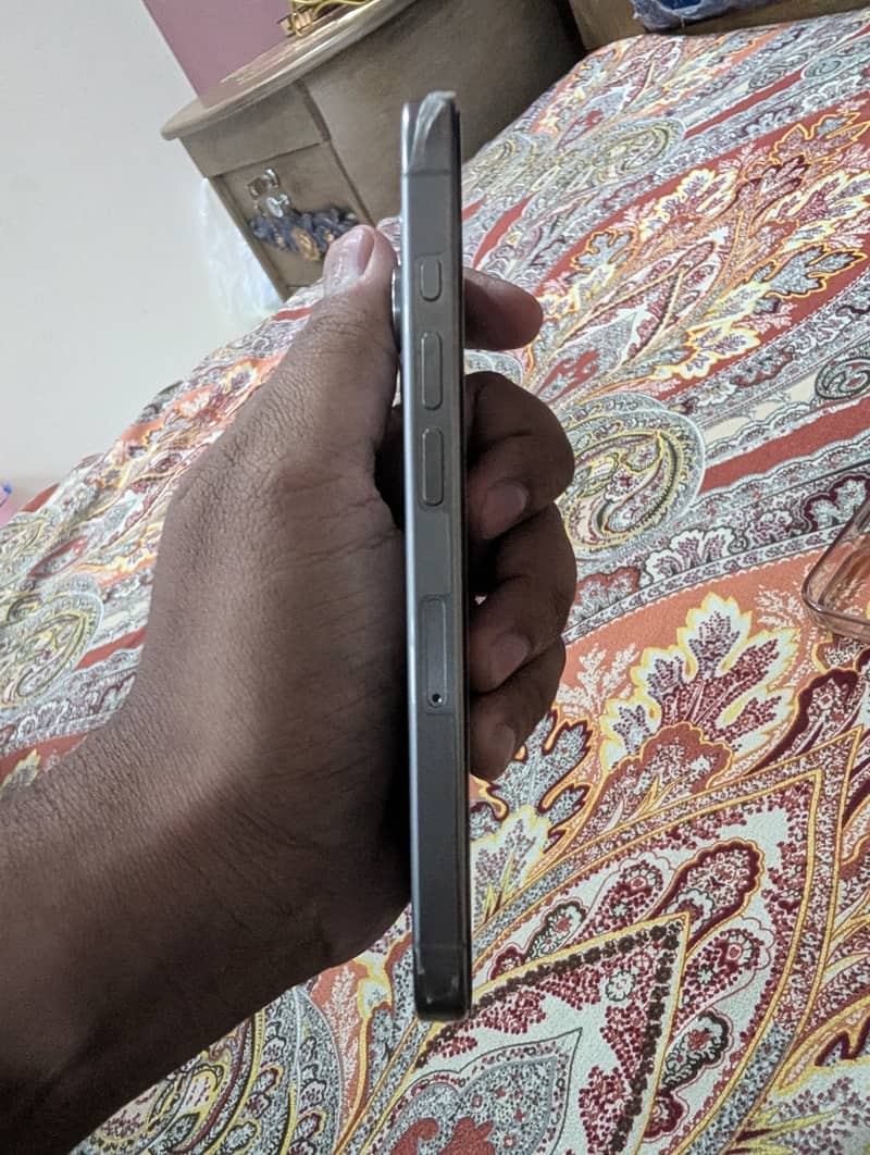 Apple iPhone 15 Pro 7