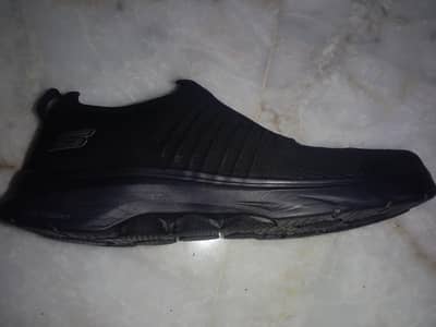 SKECHERS