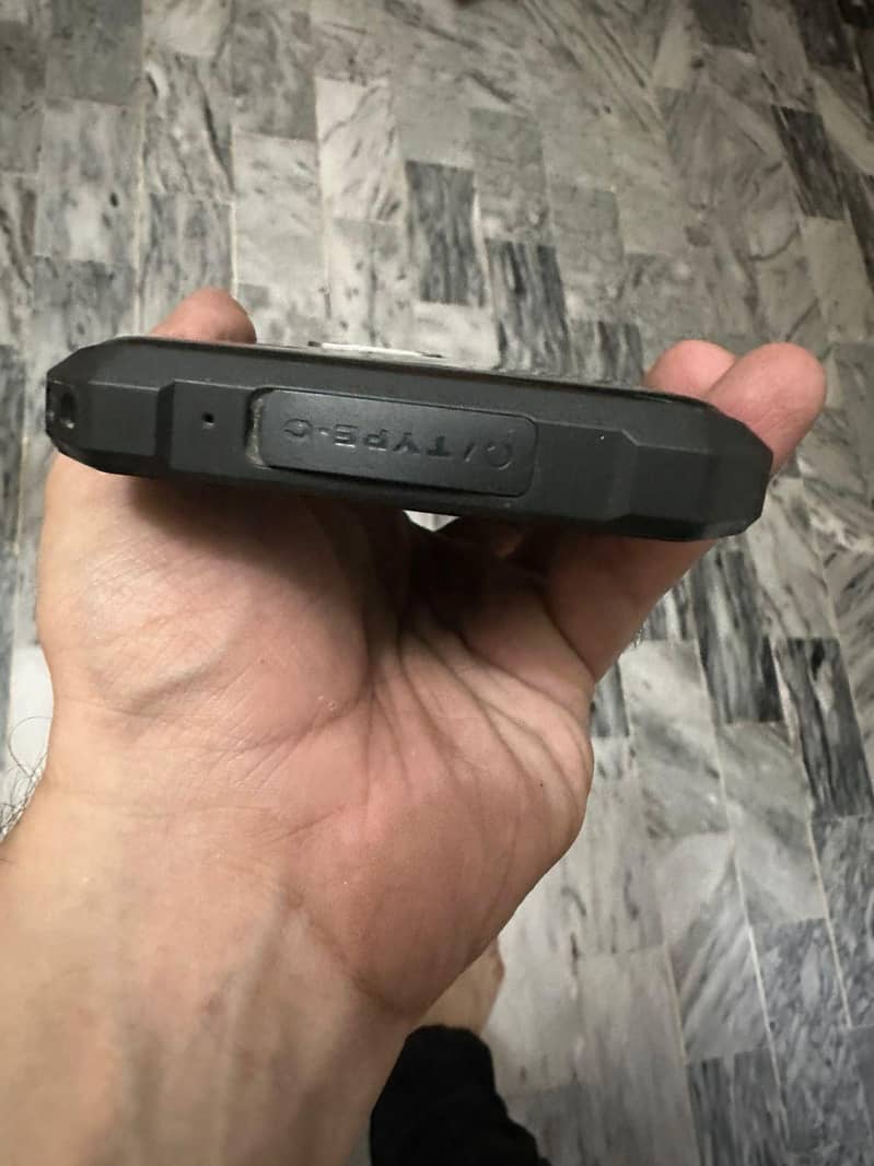 Oukitel WP33 Pro 1