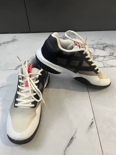 Maxx original badminton shoses (size 43)