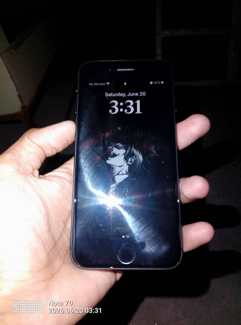Apple iPhone 8 1