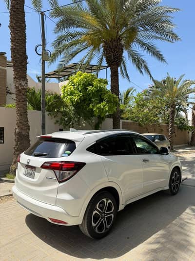 Honda Vezel 2016 Z Package B2B Original Condition