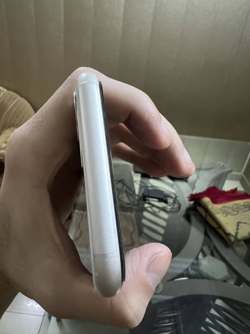 Apple iPhone 11 5